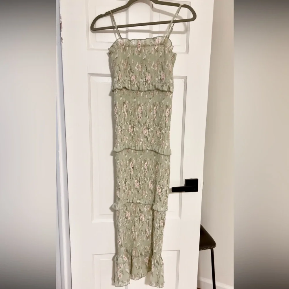 Vici Floral Ruffle Midi Dress - Cream and Green - Picture 2 of 3